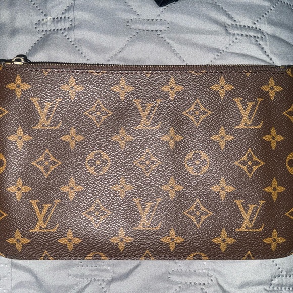 Louis Vuitton Handbags - Louis Vuitton Monogram Clutch/Wristlet